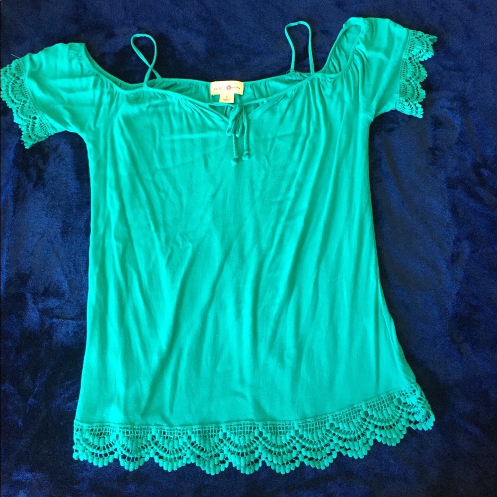 Off Shoulder Lace Shirt